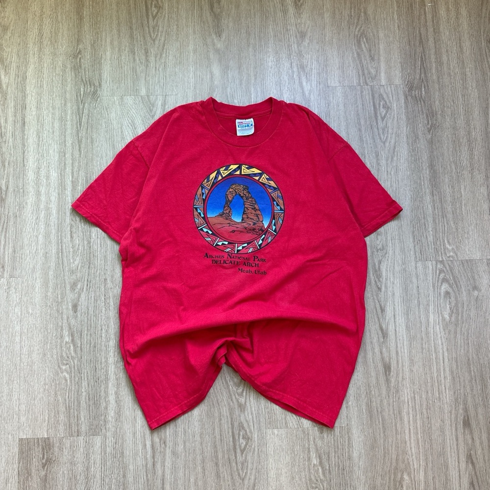 Vintage Arches National Park Delicate Arch T-Shirt